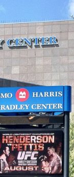 Milwaukee: Cage Side for UFC 164